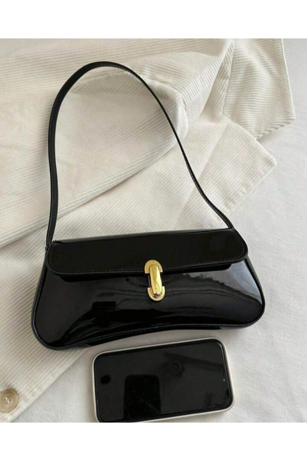 Liva Rugan Kadın Vintage Gold Tokalı Retro Model El ve Omuz Çantası - Rugan Siyah