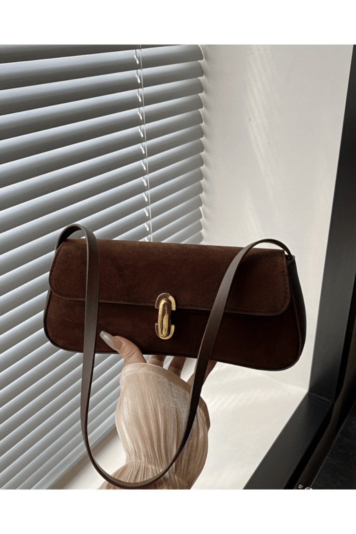 Liva Rugan Kadın Vintage Gold Tokalı Retro Model El ve Omuz Çantası - Kahverengi