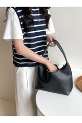 BLAZE Soft Deri Görünümlü Kadın El Kol ve Omuz Çantası Modern Minimal Hobo Çanta - Siyah