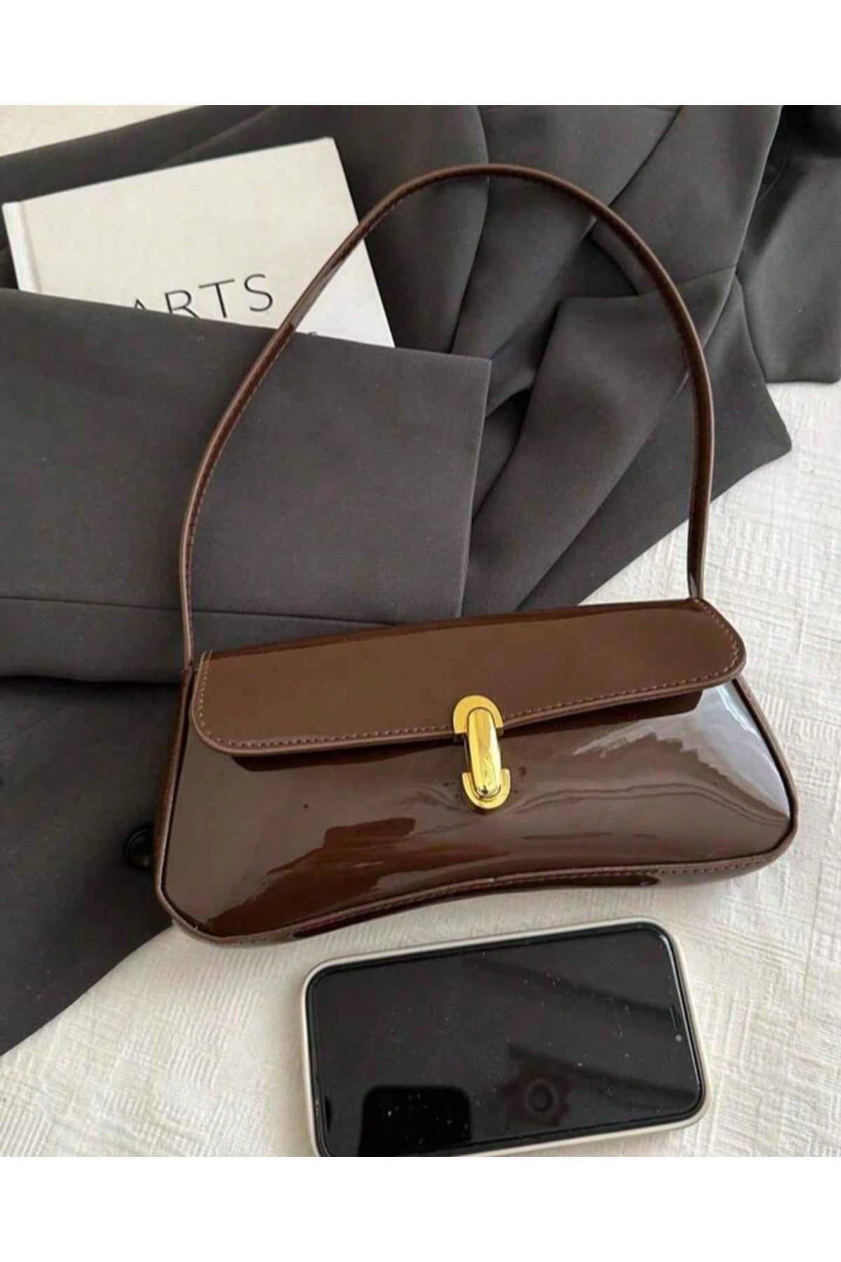 Liva Rugan Kadın Vintage Gold Tokalı Retro Model El ve Omuz Çantası - Rugan Kahverengi