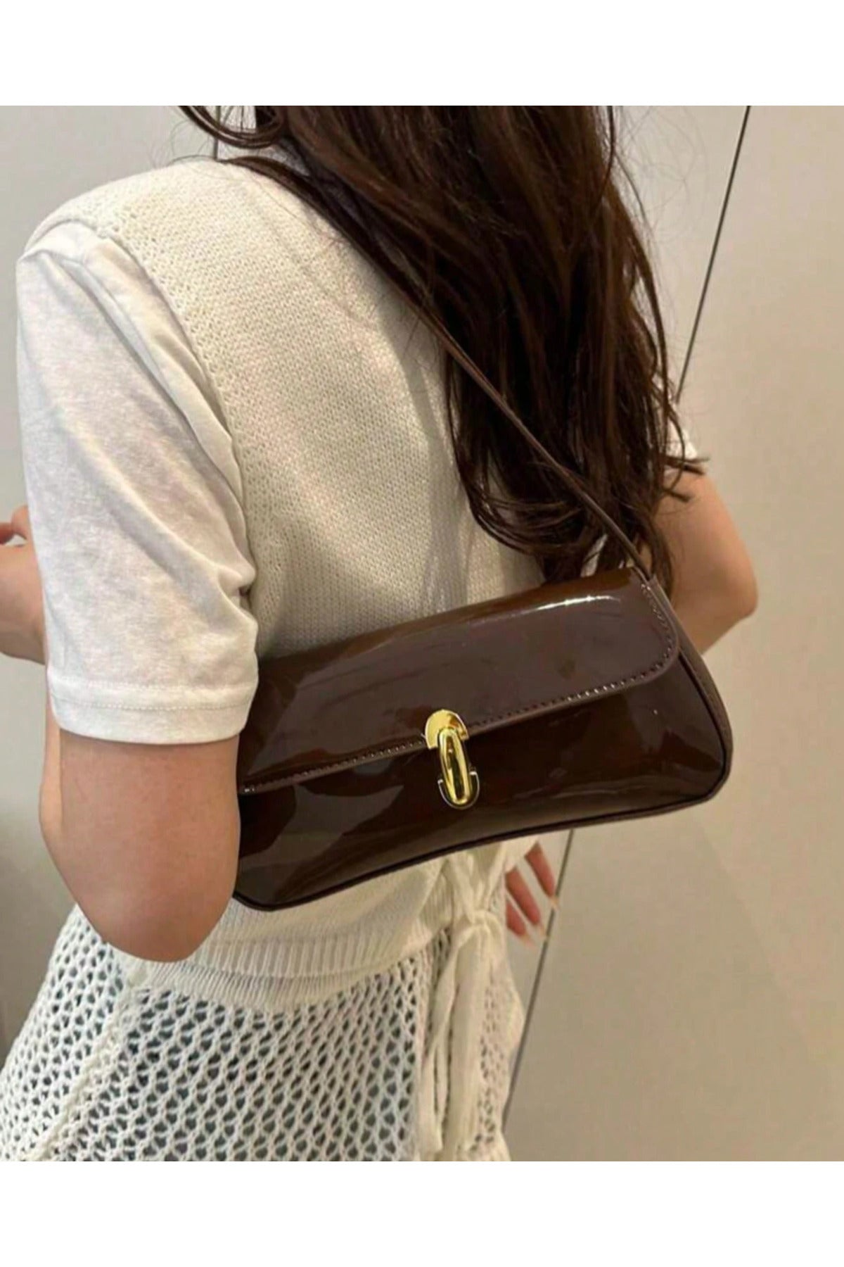 Liva Rugan Kadın Vintage Gold Tokalı Retro Model El ve Omuz Çantası - Rugan Kahverengi