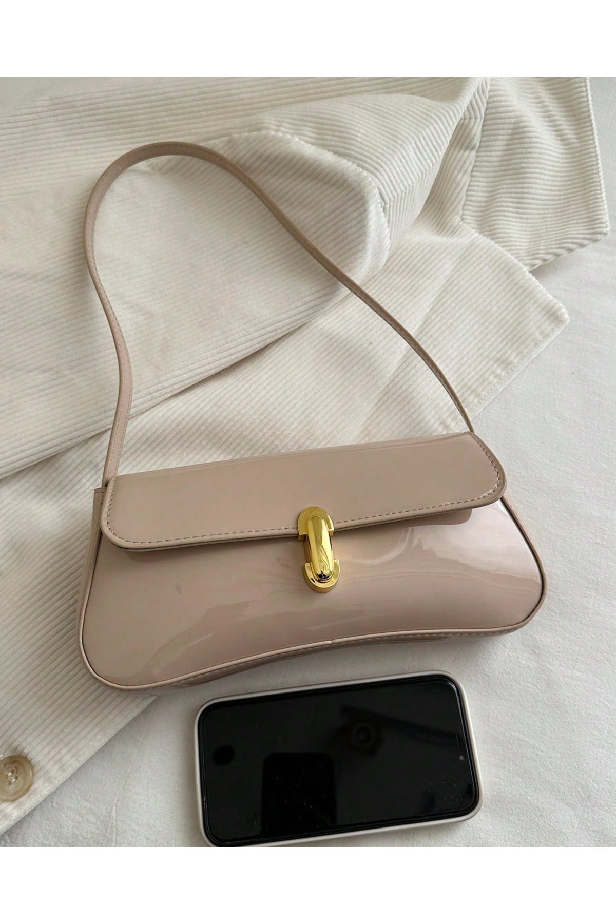 Liva Rugan Kadın Vintage Gold Tokalı Retro Model El ve Omuz Çantası - Rugan Vizon