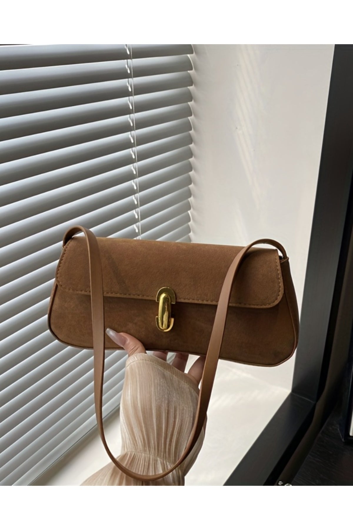 Liva Rugan Kadın Vintage Gold Tokalı Retro Model El ve Omuz Çantası - Vizon